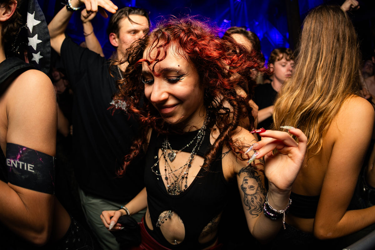 Loading... just a sec